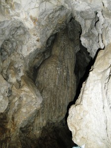 v jeskyni